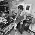 In zijn atelier • Dans son atelier, Ile Saint-Louis, Paris 1978